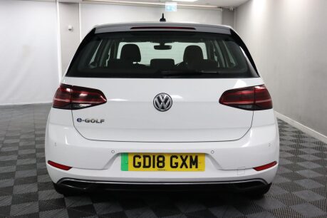 Volkswagen Golf E-GOLF 9