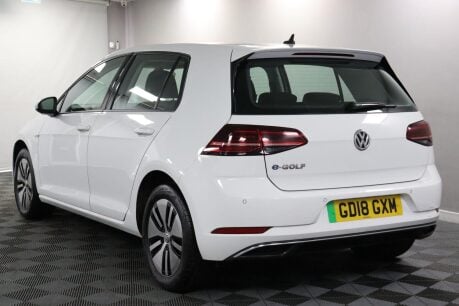 Volkswagen Golf E-GOLF 11