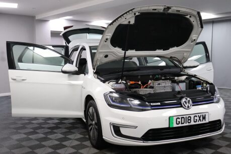 Volkswagen Golf E-GOLF 16