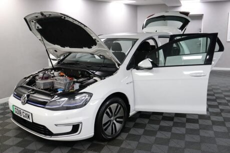 Volkswagen Golf E-GOLF 17