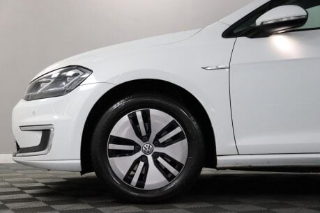 Volkswagen Golf E-GOLF 28