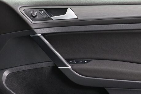 Volkswagen Golf E-GOLF 37