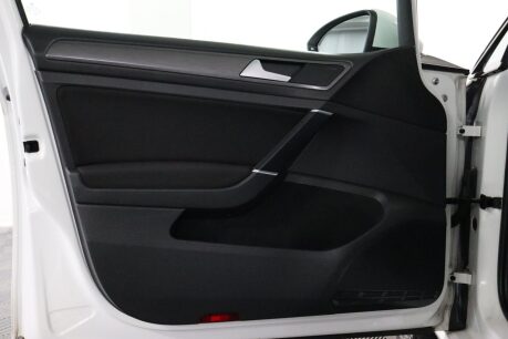 Volkswagen Golf E-GOLF 46