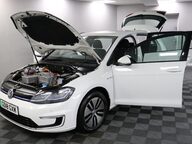 Volkswagen Golf E-GOLF 17