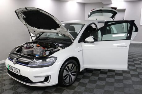 Volkswagen Golf E-GOLF 17