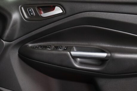 Ford Kuga TITANIUM EDITION TDCI 36