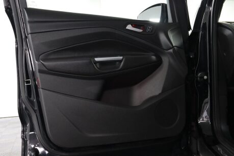 Ford Kuga TITANIUM EDITION TDCI 44