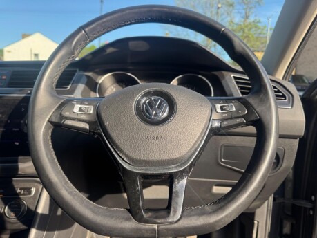 Volkswagen Tiguan MATCH TDI 4MOTION 23