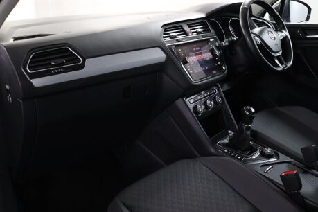 Volkswagen Tiguan MATCH TDI 4MOTION 34