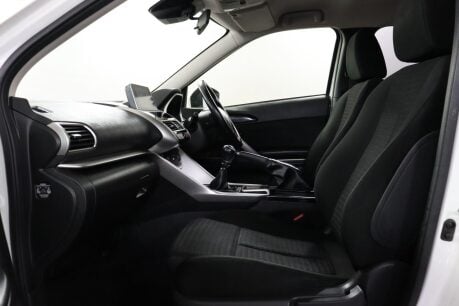 Mitsubishi Eclipse Cross 2 41