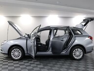 MG MG5 EXCLUSIVE 4