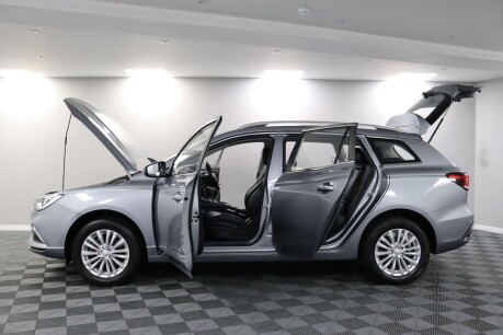 MG MG5 EXCLUSIVE 4