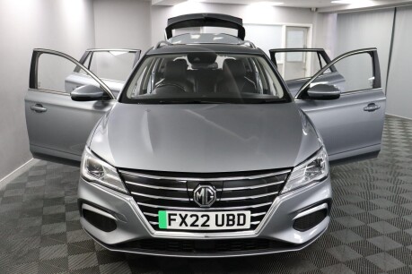 MG MG5 EXCLUSIVE 7