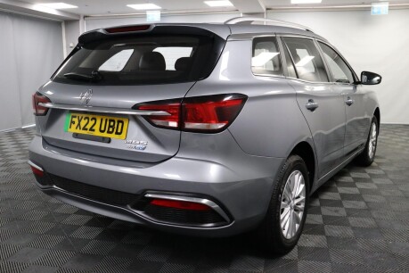 MG MG5 EXCLUSIVE 11