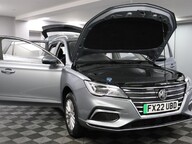 MG MG5 EXCLUSIVE 15