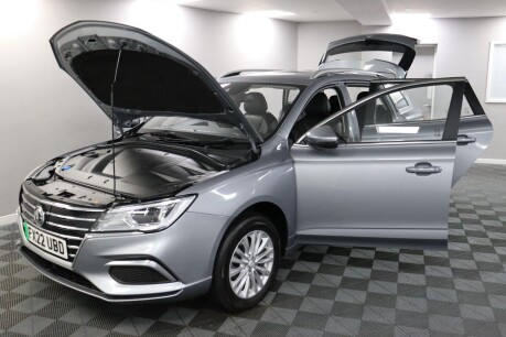 MG MG5 EXCLUSIVE 16