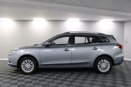 MG MG5 EXCLUSIVE 18