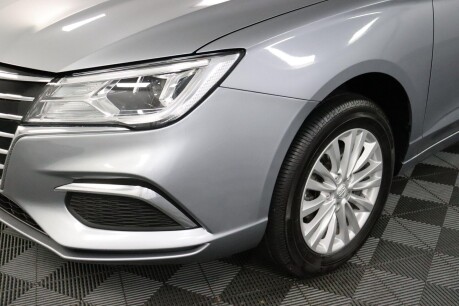 MG MG5 EXCLUSIVE 31