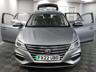 MG MG5 EXCLUSIVE 8