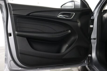 MG MG5 EXCLUSIVE 45