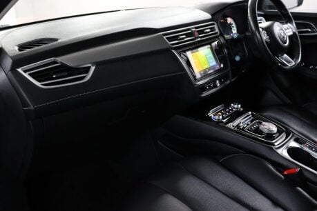 MG MG5 EXCLUSIVE 23