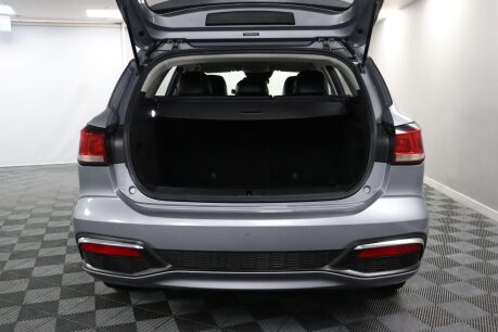 MG MG5 EXCLUSIVE 33