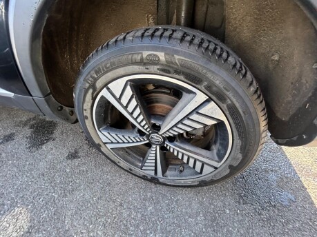 MG ZS EXCLUSIVE 15