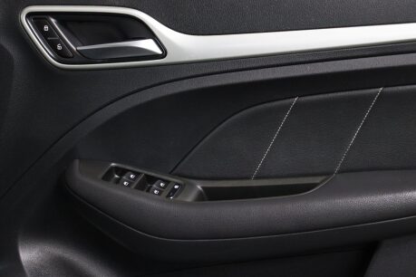 MG ZS EXCLUSIVE 37