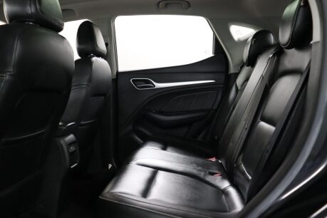 MG ZS EXCLUSIVE 43