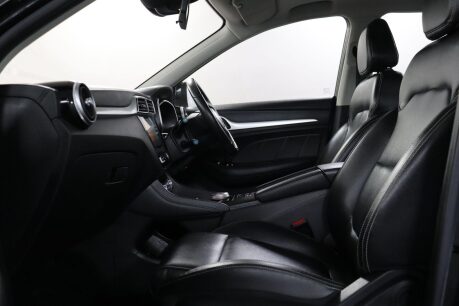 MG ZS EXCLUSIVE 44