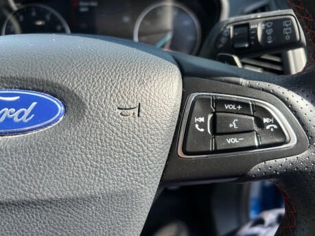 Ford Ecosport ST-LINE 13