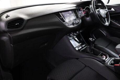 Vauxhall Grandland X TECH LINE NAV S/S 35