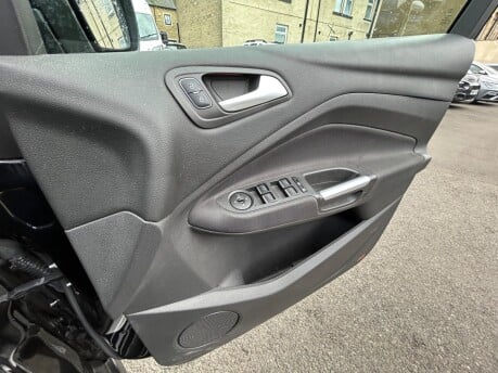 Ford C-Max TITANIUM 14