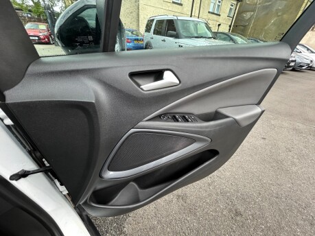 Vauxhall Crossland X ELITE 14