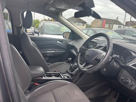 Ford Kuga TITANIUM 9