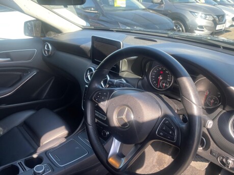 Mercedes-Benz A Class A 200 D SE EXECUTIVE 9