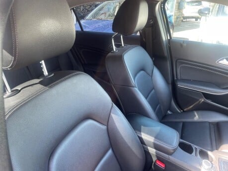 Mercedes-Benz A Class A 200 D SE EXECUTIVE 10