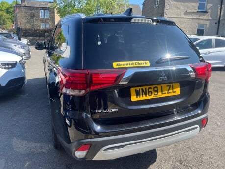 Mitsubishi Outlander DESIGN 5