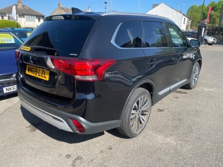 Mitsubishi Outlander DESIGN 8