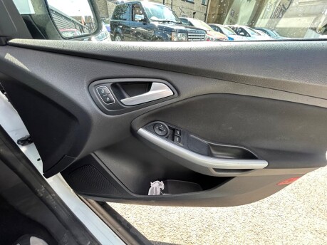 Ford Focus ZETEC 14