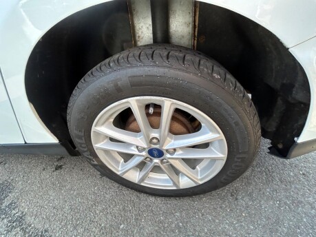 Ford Focus ZETEC 15