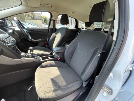 Ford Focus ZETEC 18