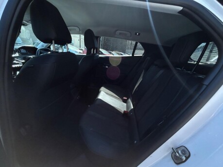 Peugeot 2008 PURETECH S/S ALLURE 17