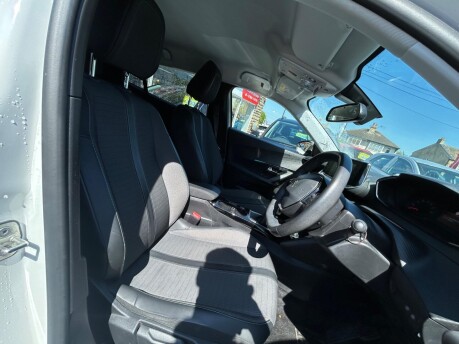 Peugeot 2008 PURETECH S/S ALLURE 9