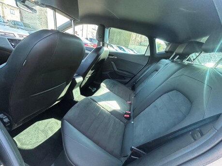 SEAT Ibiza TSI XCELLENCE LUX 10