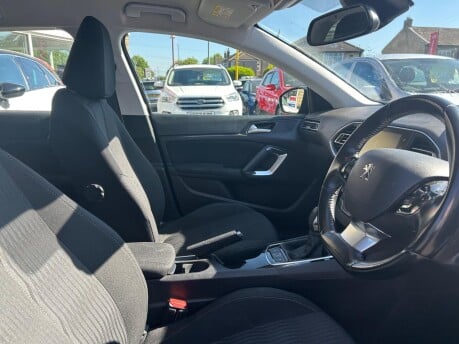 Peugeot 308 PURETECH S/S SW ACTIVE 9