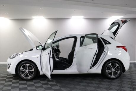 Hyundai i30 CRDI SE BLUE DRIVE 21