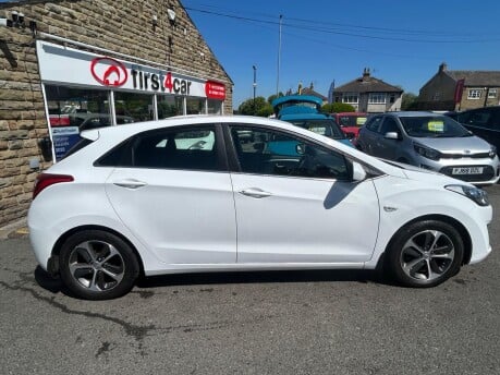 Hyundai i30 CRDI SE BLUE DRIVE 7