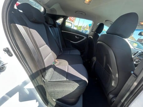 Hyundai i30 CRDI SE BLUE DRIVE 12