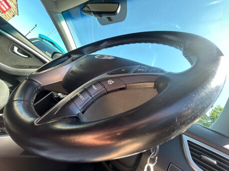 Hyundai i30 CRDI SE BLUE DRIVE 18